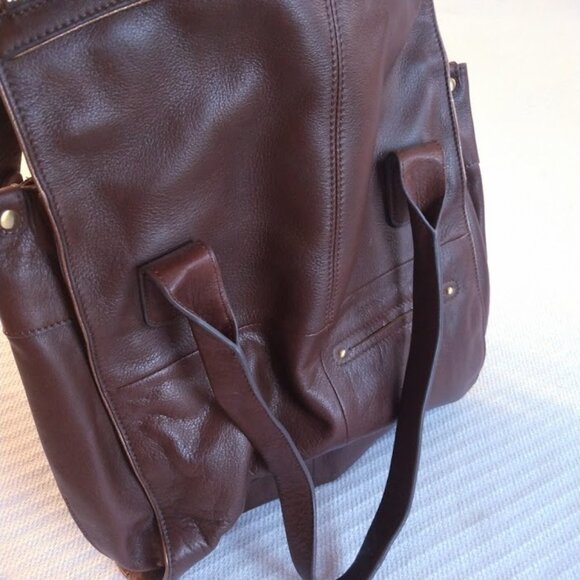 B Makowsky Chocolate Mocha Brown Leather Messenger Style Shoulder Bag - Picture 6 of 16
